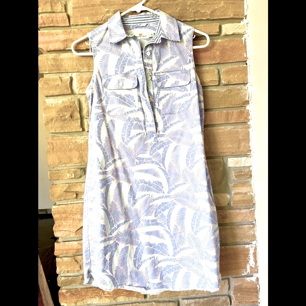 Vineyard Vines Size  00 Sleeveless Shirt dress.